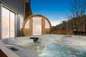 7 min to NRG Park I HotTub I Sauna I Fire Pit - Image 2