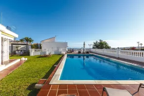 Villa Lucía with pool and see view - Image 5