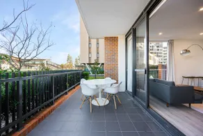Modern Apartment in Penrith | Close to Shops - Image 3