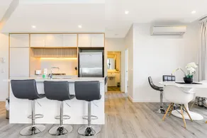 Modern Apartment in Penrith | Close to Shops - Image 5