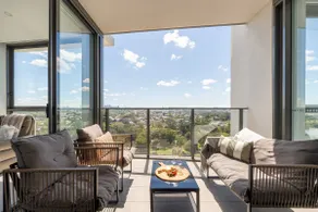 Waterfront Apartment With Panoramic City Views - Image 4