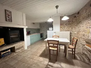 Charming stone house in the heart of the village - Image 3