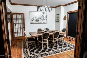Hill House – Secluded Getaway on 10 Private Acres - Image 4