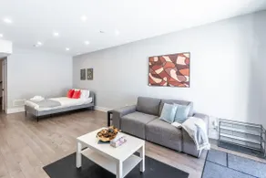 Modern 4BR 3.5BA in West Bedford - Image 5