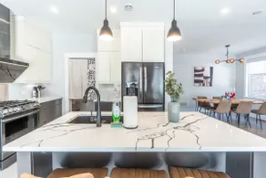 Modern 4BR 3.5BA in West Bedford - Image 4