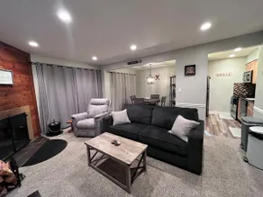 Trail Creek: Ski home to renovated 1st floor, 1br condo. Sleeps 4. - Image 2