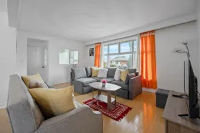 Sunny Spacious 2BR Suite | Free Parking - Image 2