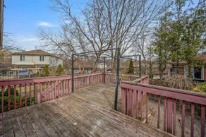 Sunny Spacious 2BR Suite | Free Parking - Image 5