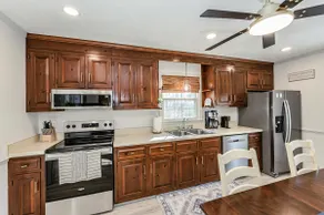Kelbrook Cottage — Your Chic Woodline Getaway! - Image 5