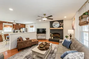 Kelbrook Cottage — Your Chic Woodline Getaway! - Image 3