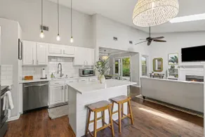 Stylish Mount Pleasant 3br/2ba Home w/ Great Yard! - Image 5