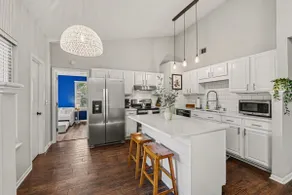 Stylish Mount Pleasant 3br/2ba Home w/ Great Yard! - Image 3
