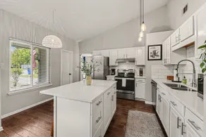 Stylish Mount Pleasant 3br/2ba Home w/ Great Yard! - Image 4