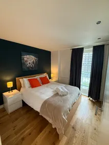 Riverside Retreat | West End | Michelin Perk - Image 2