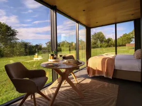 Stylish Mirrored Cabin with Sauna & Plunge Pool - Image 3