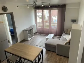 Maisons-Alfort Downtown Apartment - Image 2