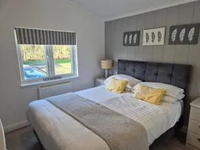 Wine Down Retreat Lodge Close to Lakes and Dale's - Image 5