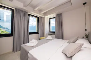 Elegant duplex with private Spa pool and lake view - Image 3