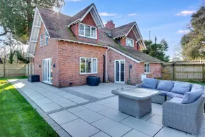 Victorian Gatehouse | Sleeps 11 | Garden & Parking - Image 4