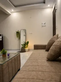 Iron & Oaks-Luxe 1BHK with Mountain view I Tapovan - Image 4
