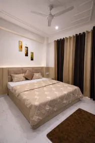 Iron & Oaks-Luxe 1BHK with Mountain view I Tapovan - Image 2