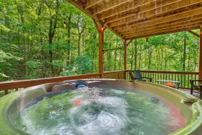 4BR Cabin | Hot Tub | Game Room | Sleeps 8 - Image 4