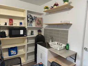A Stylish New 2BR 1 Bath 5 mins Metrotown - Image 5