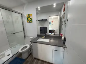 A Stylish New 2BR 1 Bath 5 mins Metrotown - Image 4