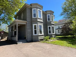 Olive’s Executive Victorian Apartment – Amherst - Image 5