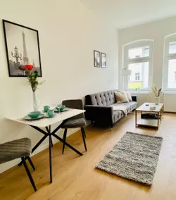 Modern apartment with a central location - Image 2