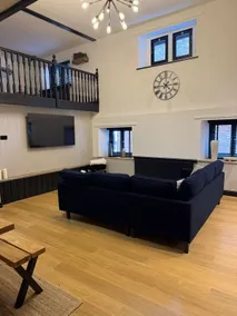Renovated Apartment In Medieval Building in King's Lynn Centre. - Image 3