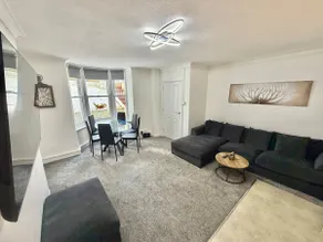 The City Hideout 3 BED With Free Parking And Patio - Image 3