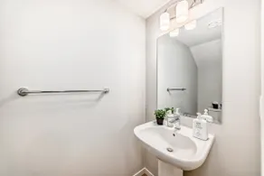 Townhome in Mahogany SE - Image 5