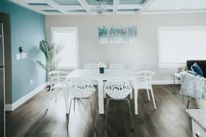 8 Min Walk to RiverWalk, Modern Newly Built Home - Image 5