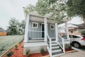 8 Min Walk to RiverWalk, Modern Newly Built Home - Image 2