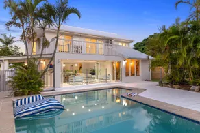 Hamptons River Home - Image 2