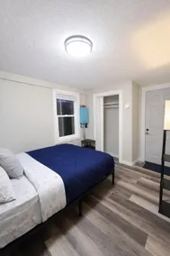 Sleeps 10 | Near Lake/ Downtown | 5 Miles from EAA - Image 5