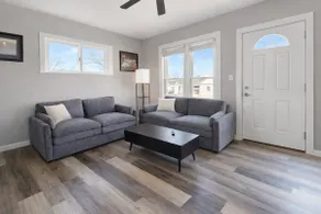 Sleeps 10 | Near Lake/ Downtown | 5 Miles from EAA - Image 2
