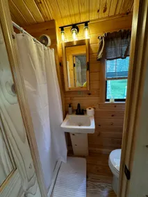 Deluxe Cabin w/ 3/4 Bath - Image 3