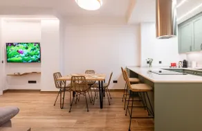 Luxe Urban Retreat · Private Patio · Aerothermics - Image 5