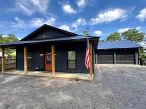 Waterfront Duck & Fishing Lodge -Private Dock - Image 3