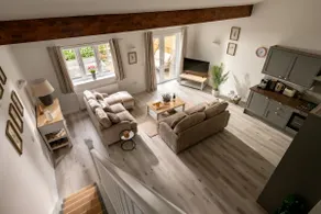 Epsom - Cosy Stay in the Cotswolds - Image 5