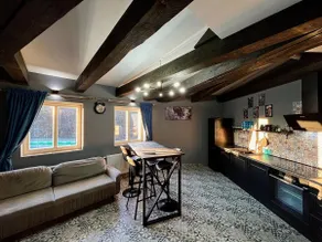 Spacious Design Flat near Colonnade - Image 3