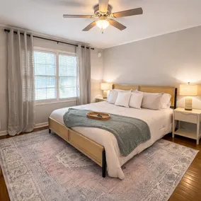 Pinehill Stay | King Bed • Fast WiFi • Midtown - Image 3