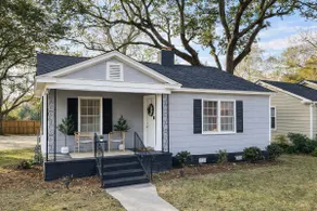 Pinehill Stay | King Bed • Fast WiFi • Midtown - Image 4