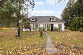 Dahlia’s Waterfront Cottage in Denbigh - Image 2