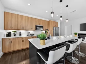 Luxury Condo w/ Balcony Downtown Atlanta - Image 4