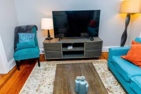 Ewefu, a Serene 3BR Apt in the Collar City of Troy - Image 4