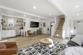 Brewers Hill 4BR/2BA | Sleeps12 | Near Fiserv | AC - Image 3