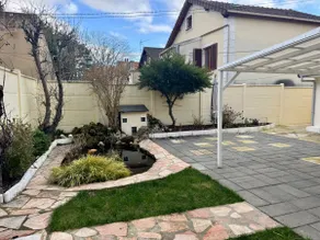 Family home close to RER B: Garden & Parking - Image 2